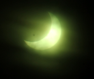 Eclipse solaire partielle (65%) du 04 janvier 2011